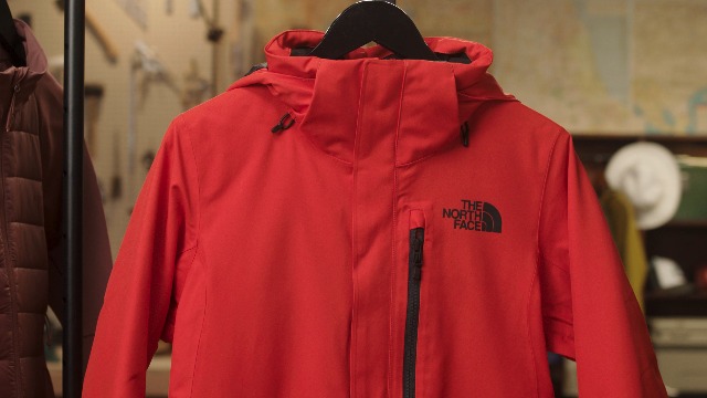 THE NORTH FACE Women s Mossbud Insulated Reversible Parka