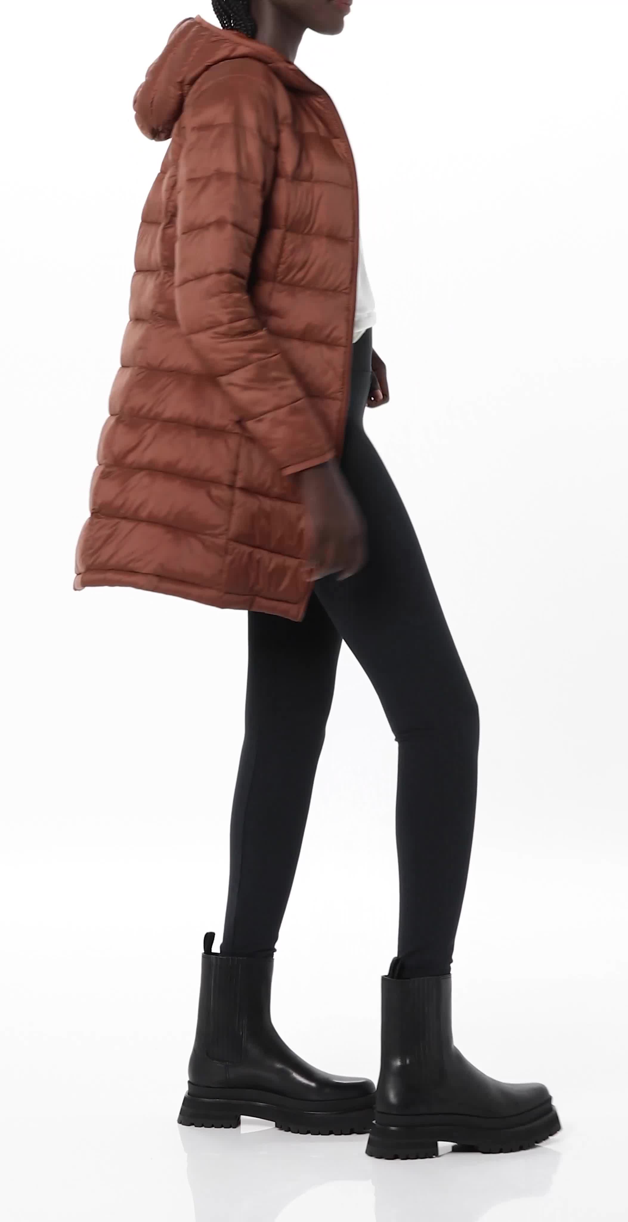 Amazon Essentials Women s Lightweight Water-Resistant Hooded Puffer Coat (Available in Plus Size)