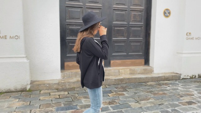 Saloogoe Lightweight Zip Up Hoodies for Women Hooded Sweatshirts Long Sleeve Thin Jacket with Zipper